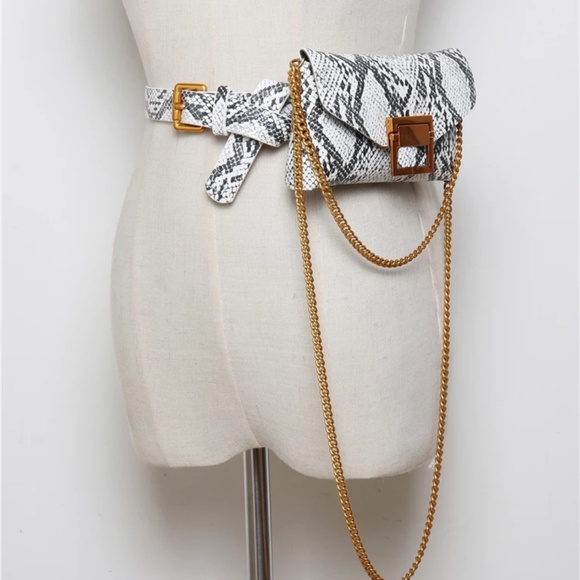 NEW MODENA Leather Belt Bag Crossbody Shoulder - Picture 3 of 8